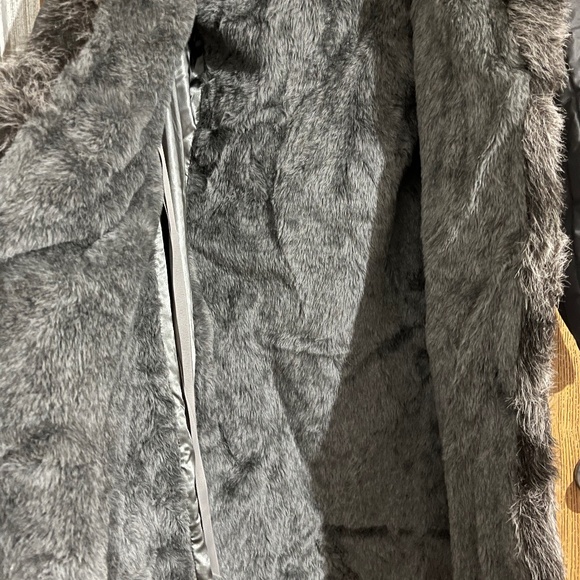 Vintage Smug Women’s Gray Quilted Hooded Faux Fur Long Winter Jacket Sz-M/L - Picture 6 of 7